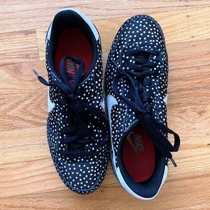 ✨RARE✨ EUC Nike genicco polka dot sneakers